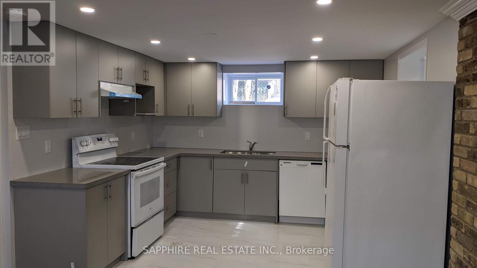 607 Weynway (Basement) Court, Oakville, Ontario  L6L 4G8 - Photo 4 - W12930980