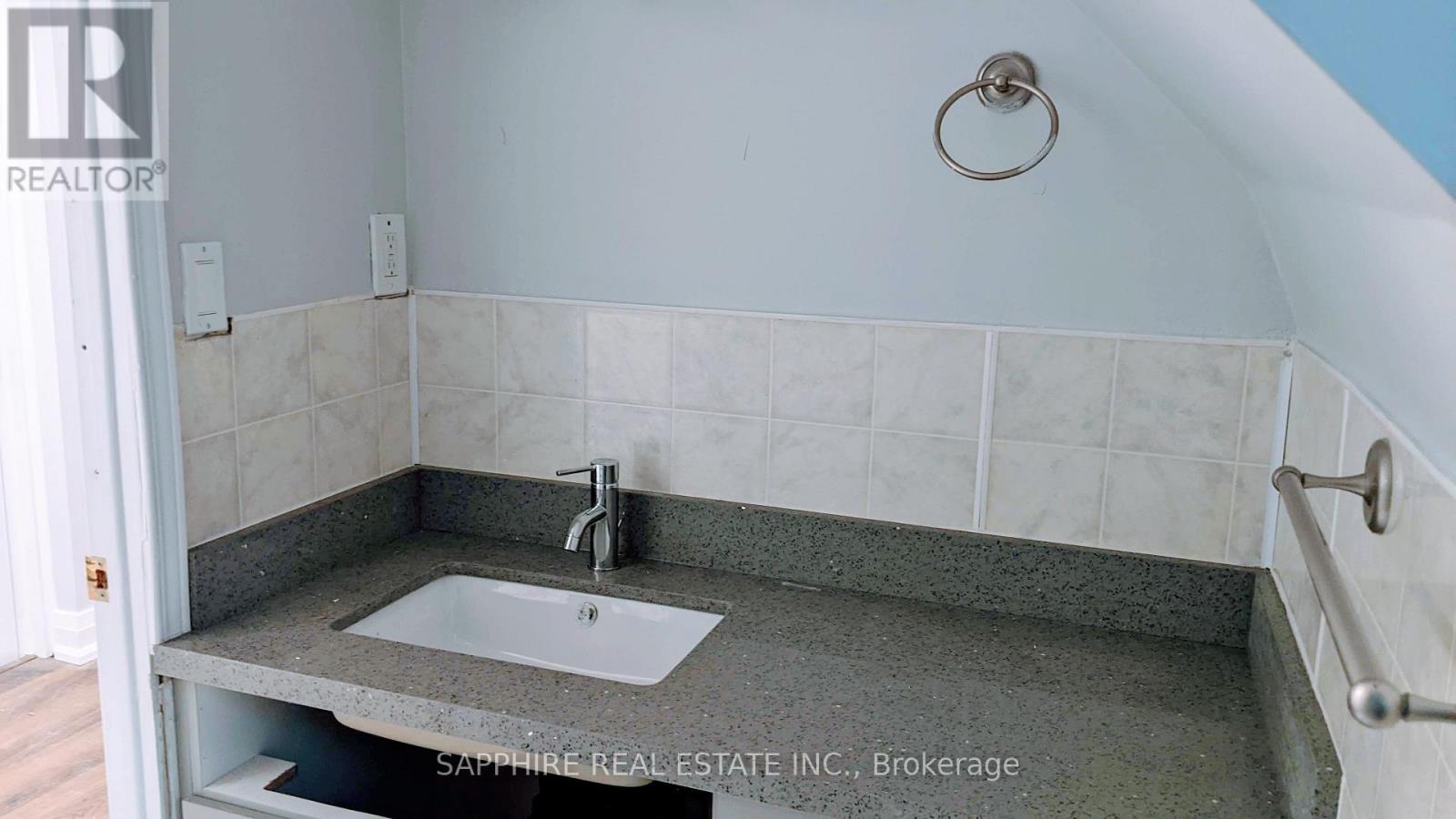 607 Weynway (Basement) Court, Oakville, Ontario  L6L 4G8 - Photo 7 - W12930980