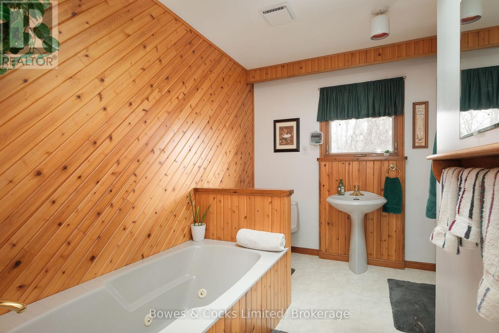 210 Thompson Road, Otonabee-South Monaghan, Ontario  K9J 6X8 - Photo 16 - X12916918