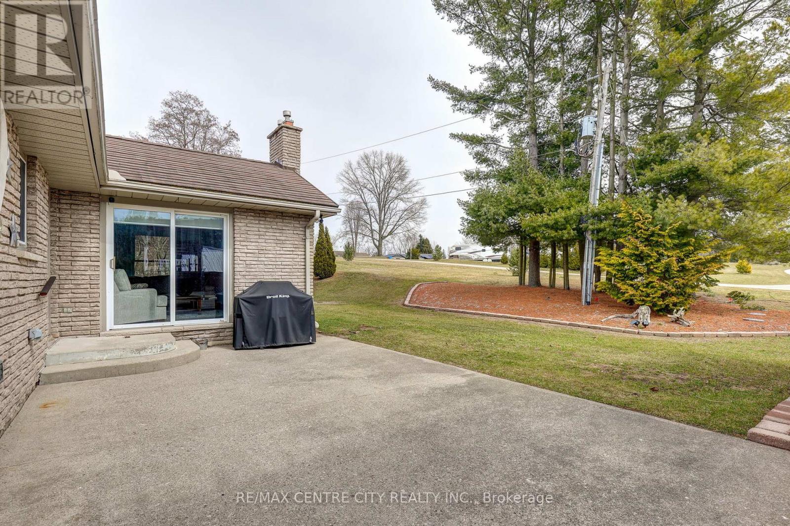 5978 Sunset Road, Central Elgin, Ontario  N0L 2L0 - Photo 10 - X12797420