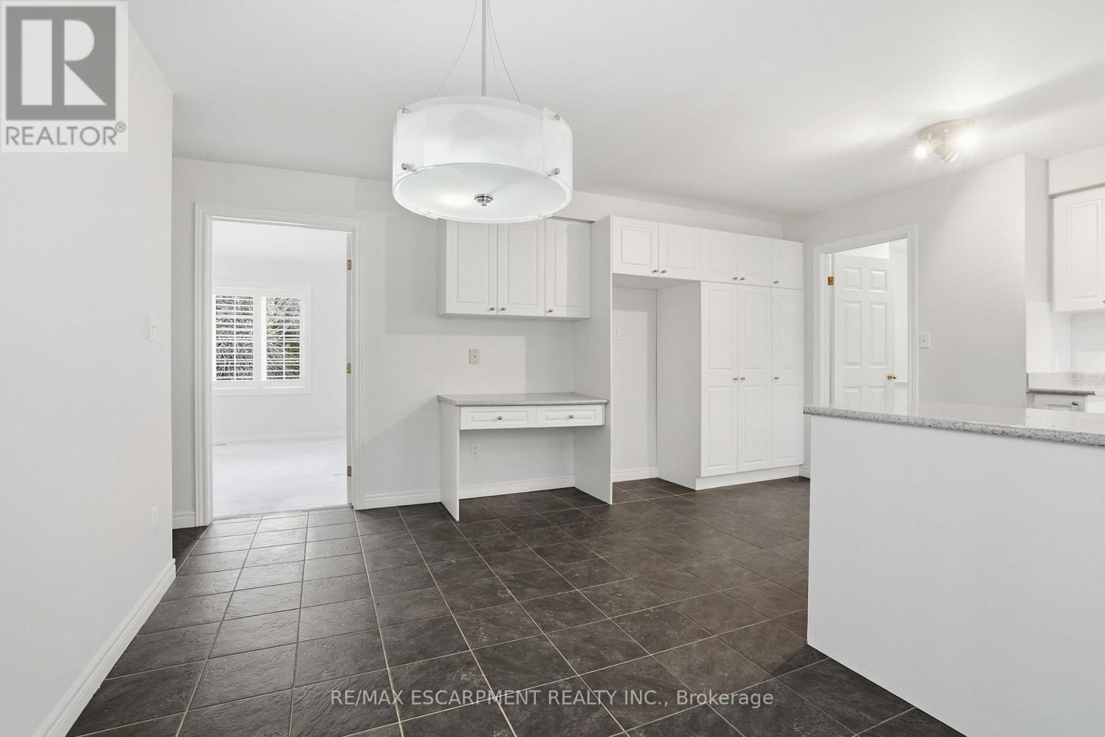 65 Jerseyville Road E, Hamilton, Ontario  L9G 1K2 - Photo 11 - X12930910