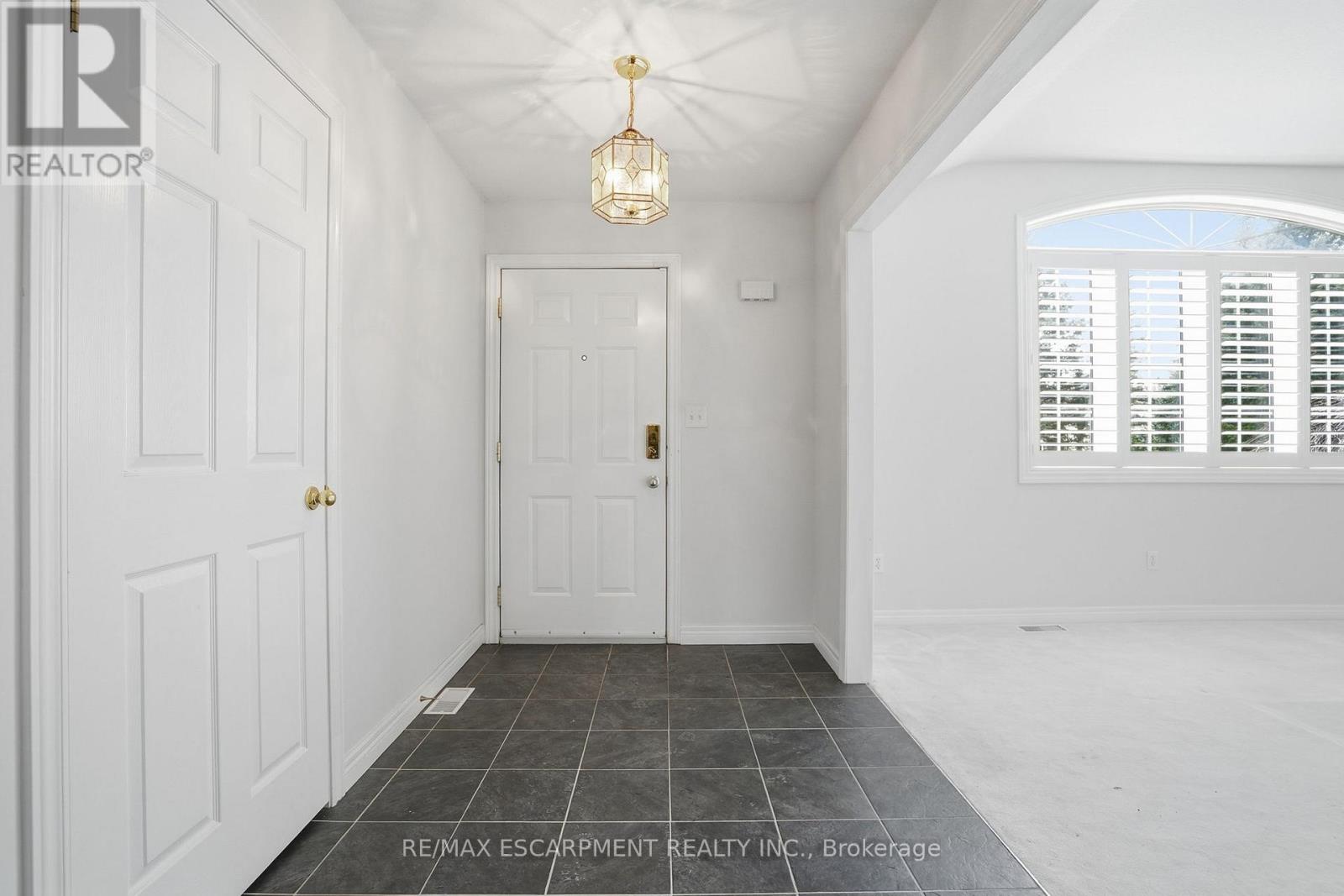 65 Jerseyville Road E, Hamilton, Ontario  L9G 1K2 - Photo 5 - X12930910