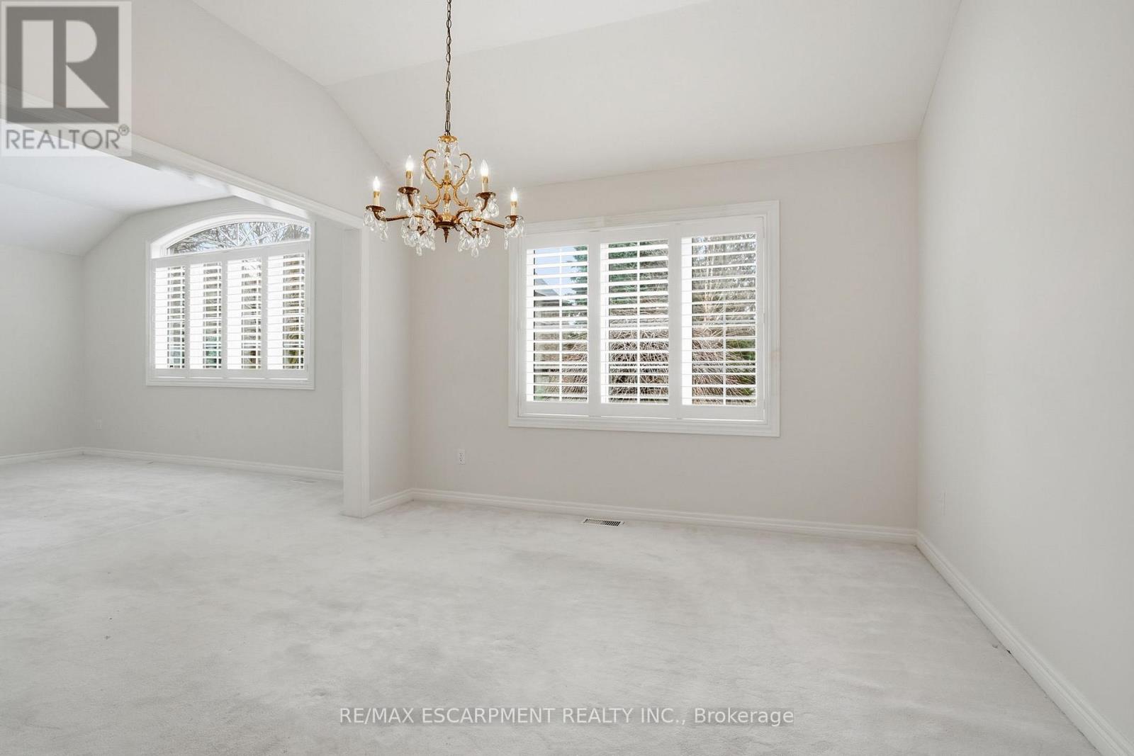 65 Jerseyville Road E, Hamilton, Ontario  L9G 1K2 - Photo 8 - X12930910