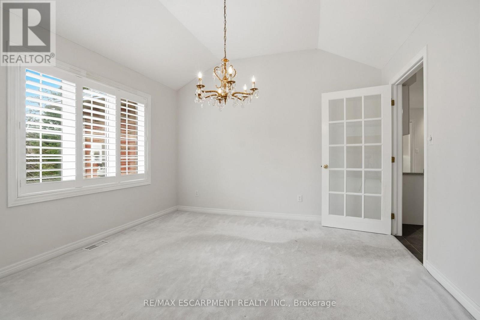 65 Jerseyville Road E, Hamilton, Ontario  L9G 1K2 - Photo 9 - X12930910