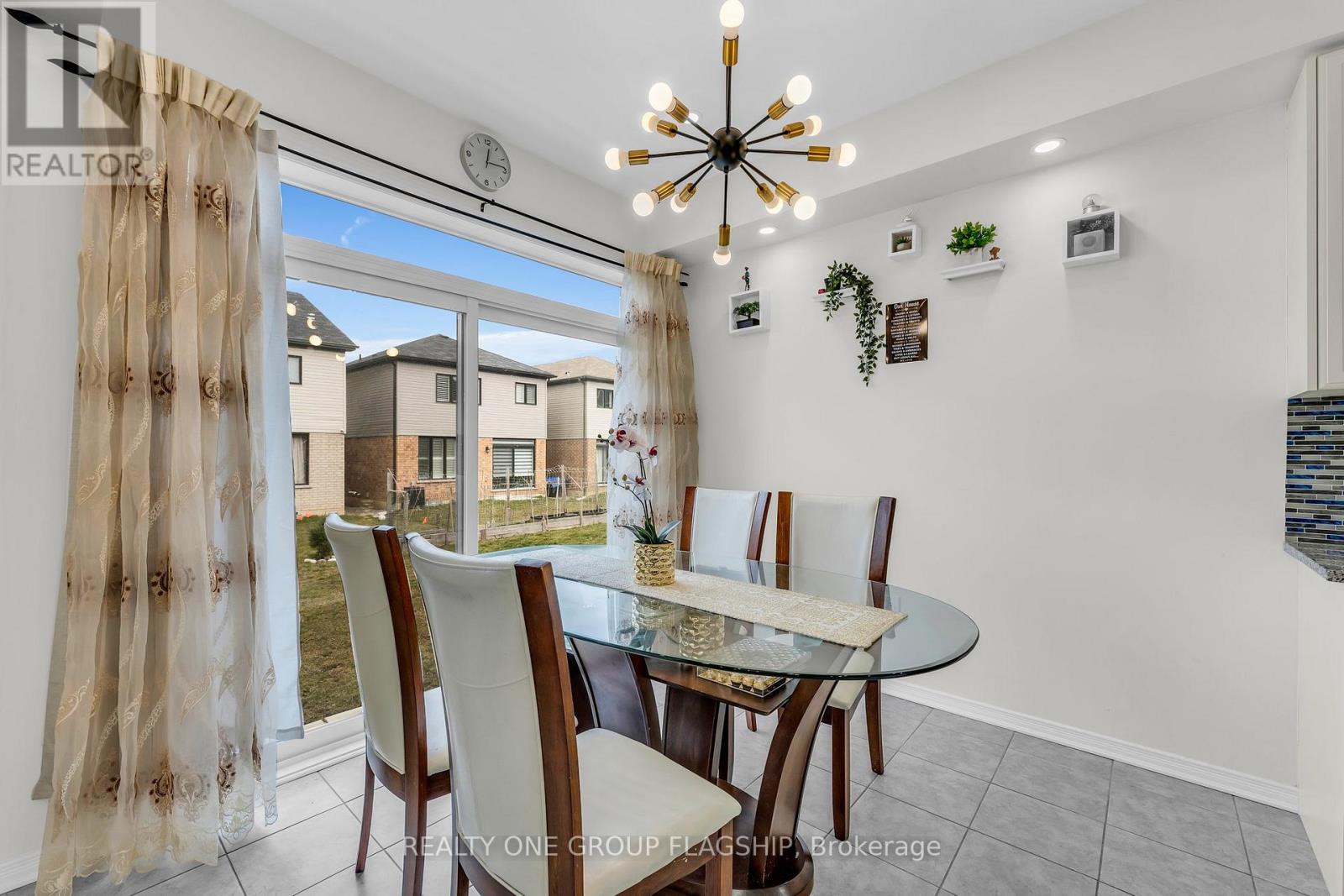 312 Bedrock Drive, Hamilton, Ontario  L8J 0M4 - Photo 17 - X12930936