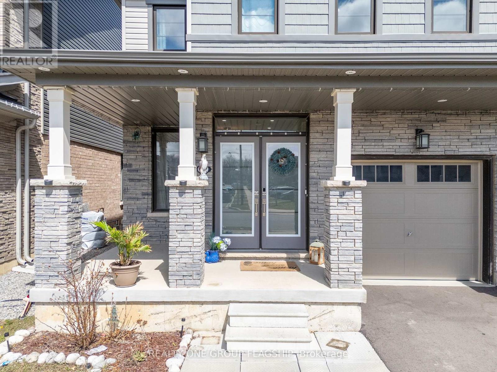 312 Bedrock Drive, Hamilton, Ontario  L8J 0M4 - Photo 2 - X12930936