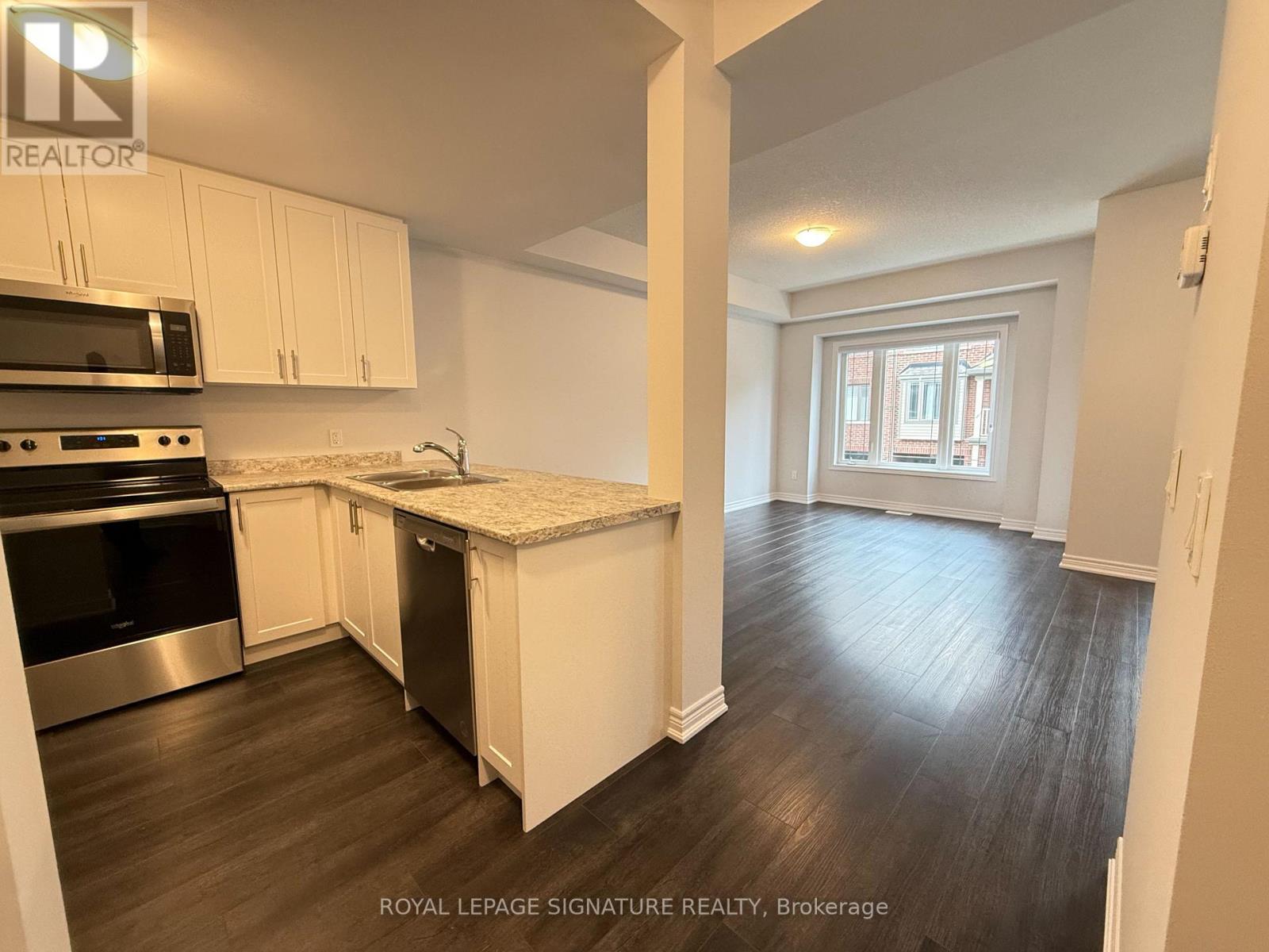 35 - 19 Picardy Drive, Hamilton, Ontario  L8J 0M7 - Photo 7 - X12930986