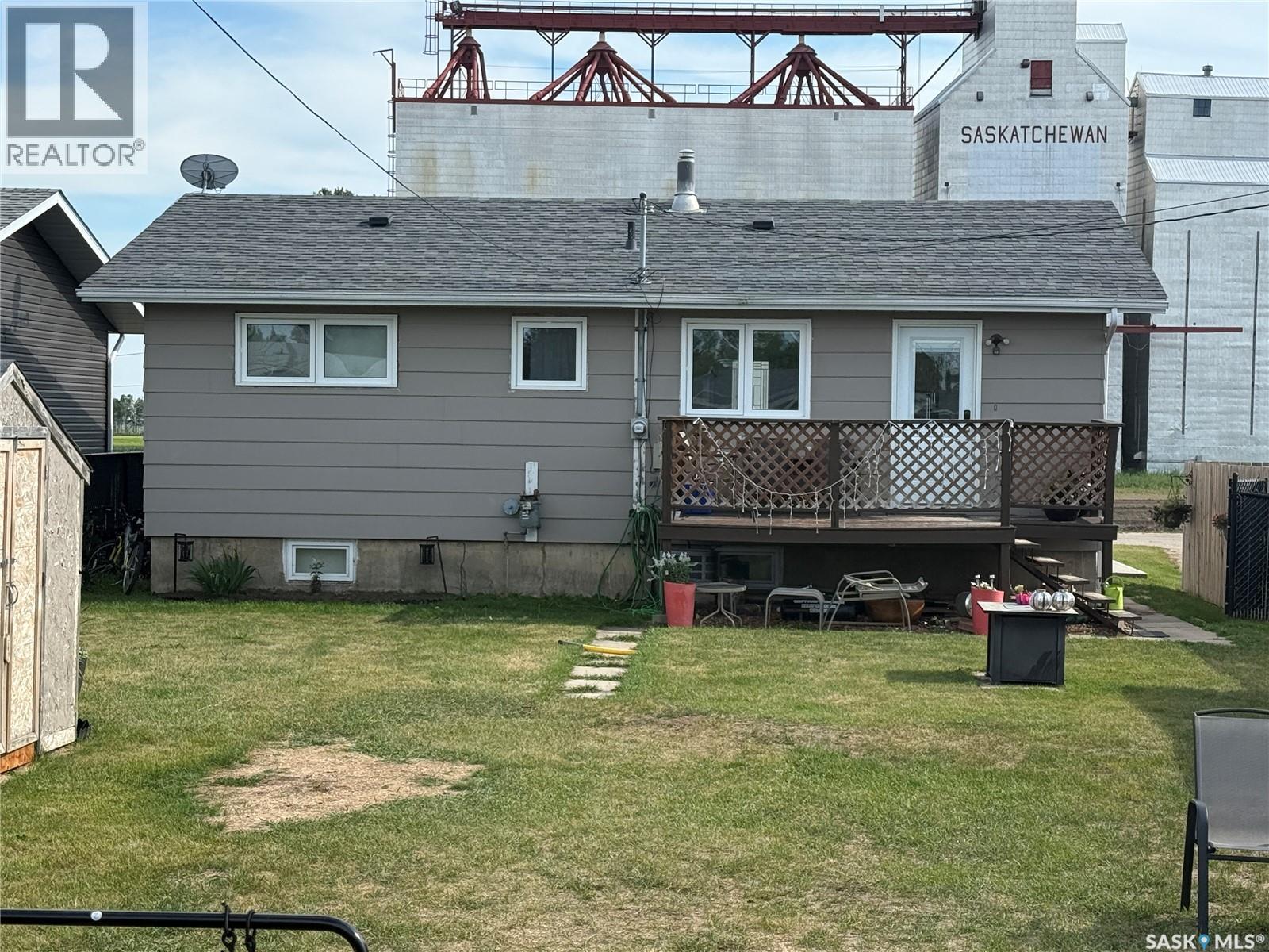 104 Railway Avenue E, Shellbrook, Saskatchewan  S0J 2E0 - Photo 2 - SK031483