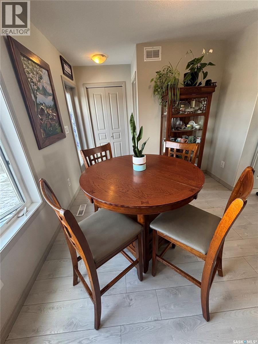 919 Glenview Cove, Martensville, Saskatchewan  S0K 0A2 - Photo 4 - SK031461