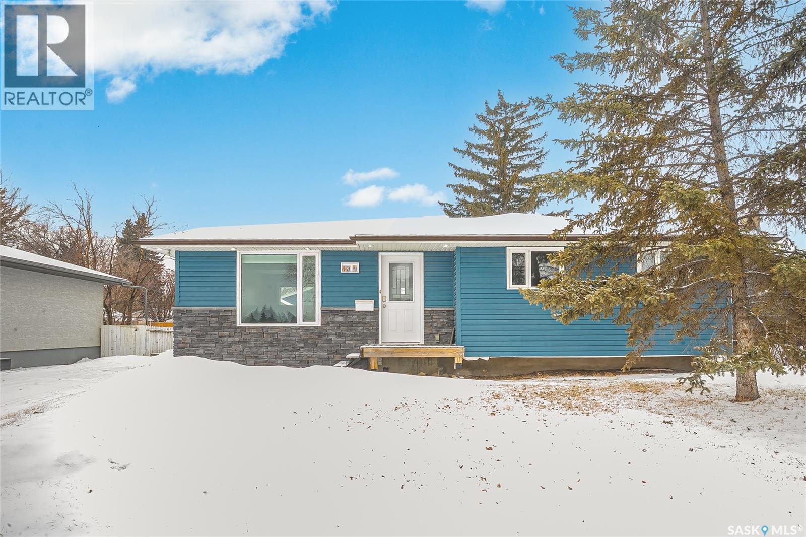 701 W Avenue N, Saskatoon, Saskatchewan  S7L 3H2 - Photo 1 - SK031403