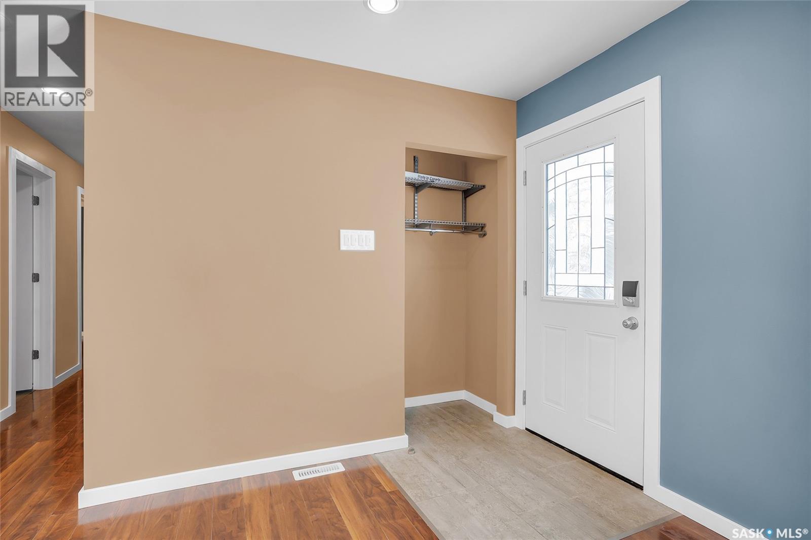 701 W Avenue N, Saskatoon, Saskatchewan  S7L 3H2 - Photo 2 - SK031403