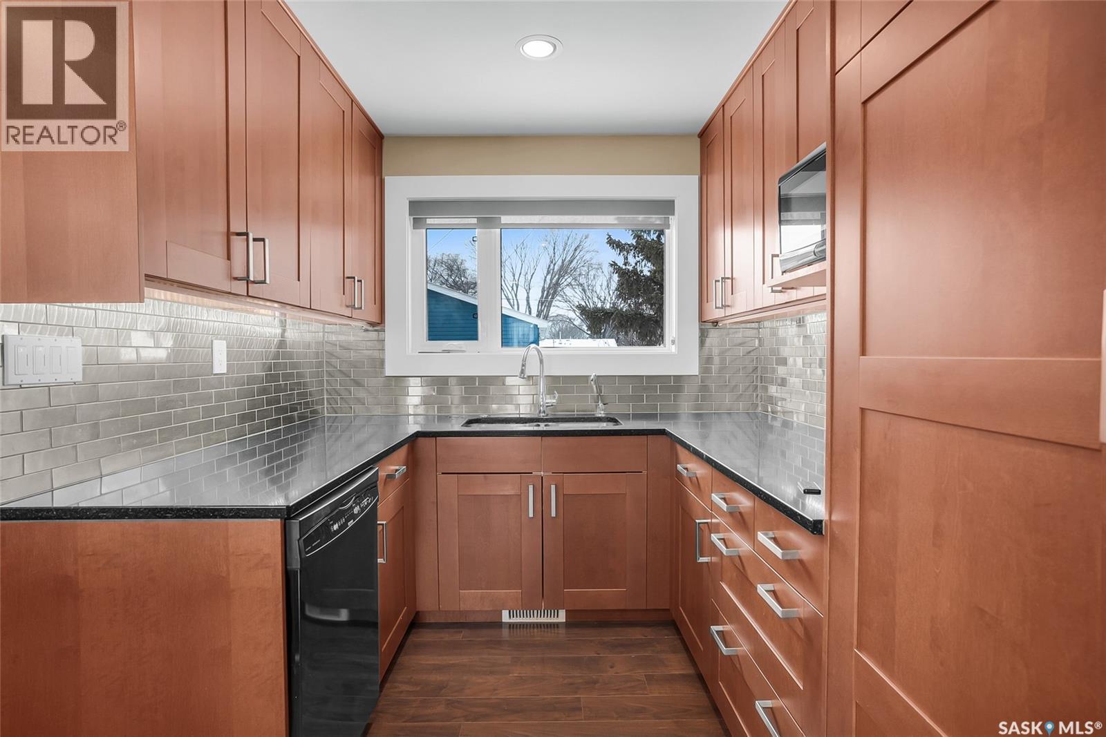 701 W Avenue N, Saskatoon, Saskatchewan  S7L 3H2 - Photo 5 - SK031403