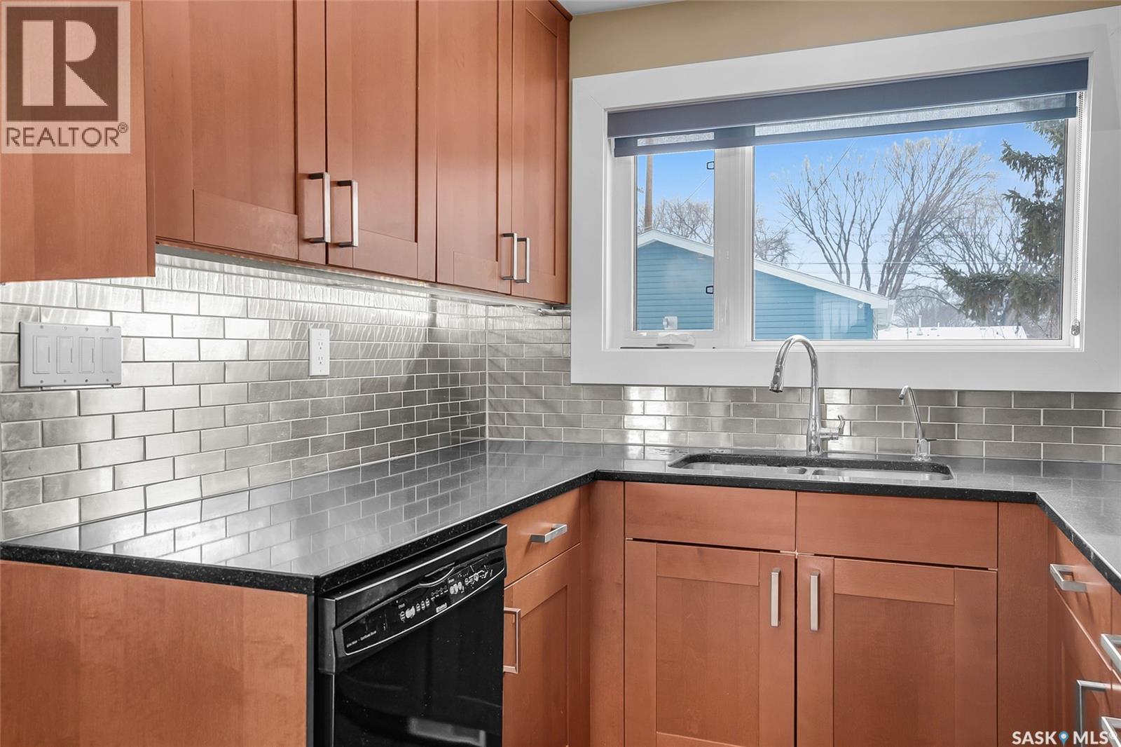 701 W Avenue N, Saskatoon, Saskatchewan  S7L 3H2 - Photo 6 - SK031403