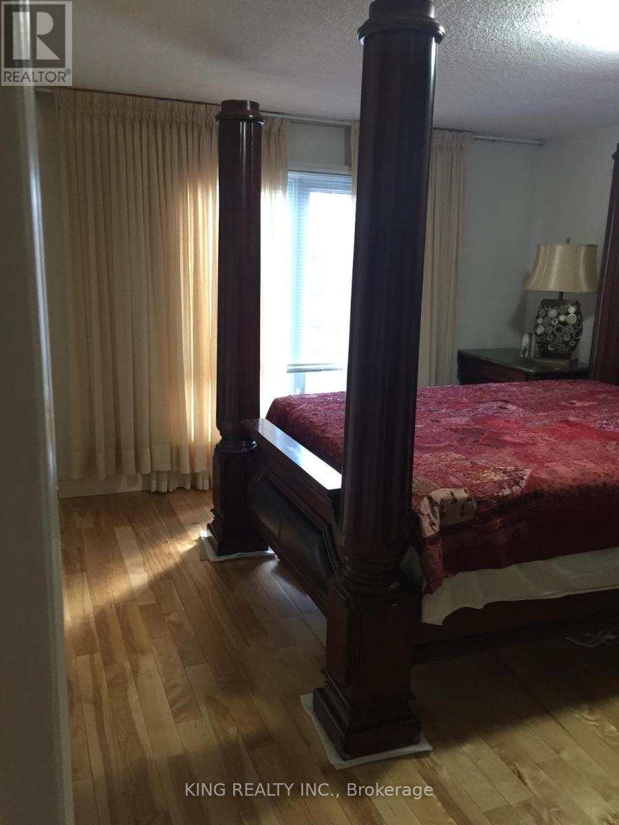 104 Elgin Drive, Brampton, Ontario  L6Y 2E8 - Photo 6 - W12928652