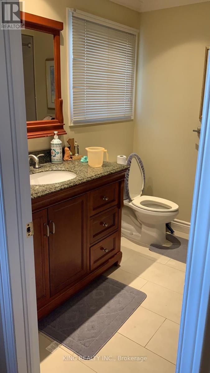 104 Elgin Drive, Brampton, Ontario  L6Y 2E8 - Photo 10 - W12928652