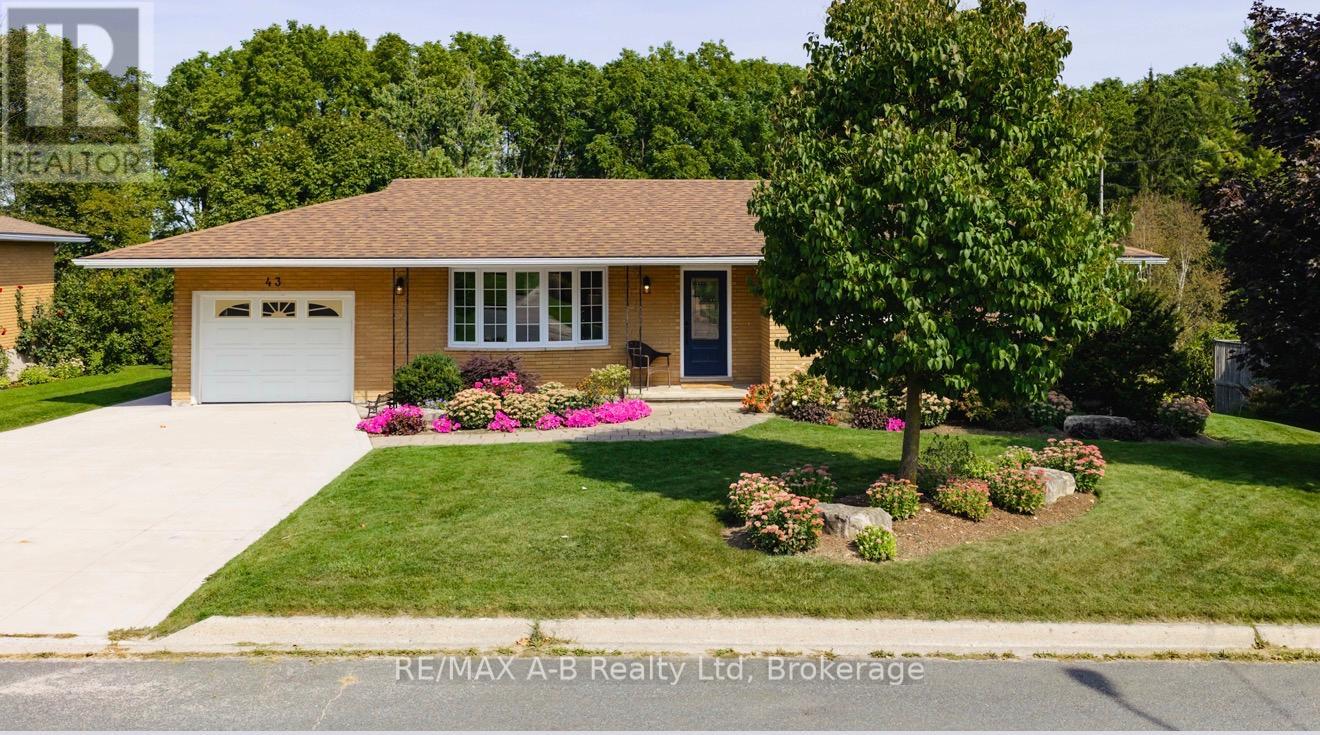 43 Widder Street W, St. Marys, Ontario  N4X 1A5 - Photo 2 - X12393273