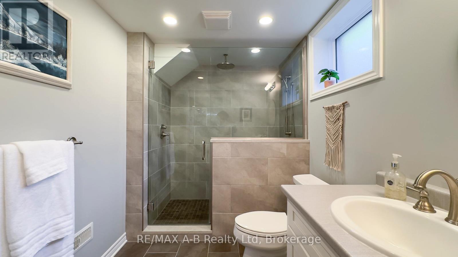 43 Widder Street W, St. Marys, Ontario  N4X 1A5 - Photo 21 - X12393273