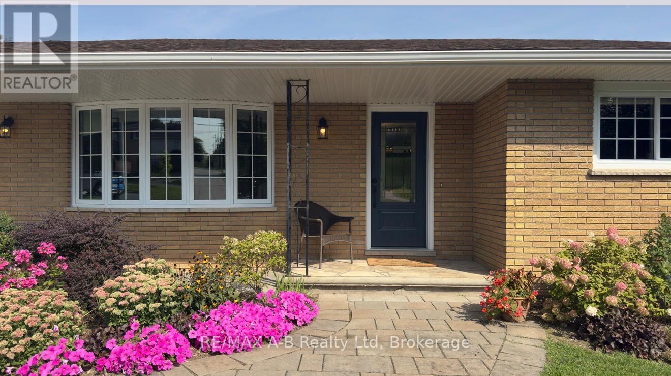 43 Widder Street W, St. Marys, Ontario  N4X 1A5 - Photo 3 - X12393273
