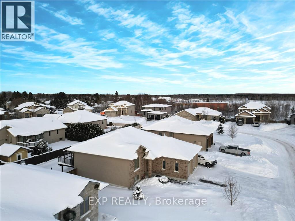 1093 Cloverdale Court, Greater Sudbury, Ontario  P0M 1E0 - Photo 4 - X12916362