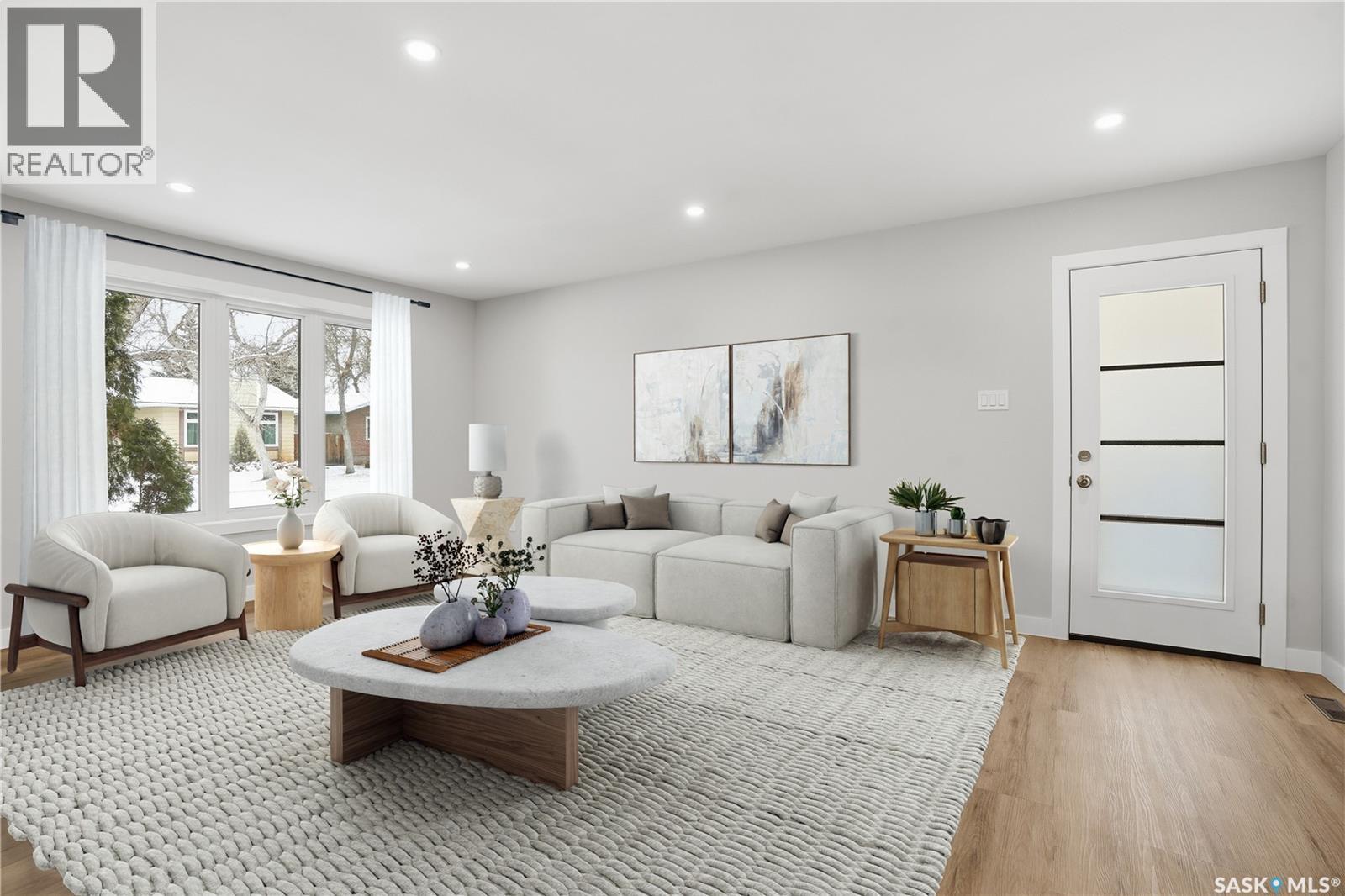 31 Newstead Avenue, Regina, Saskatchewan  S4X 1H1 - Photo 3 - SK031398