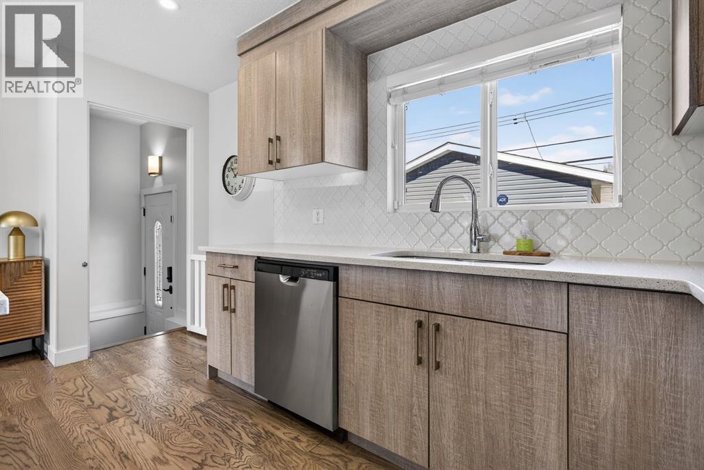 208 78 Avenue Se, Calgary, Alberta  T2H 1C4 - Photo 12 - A2296126