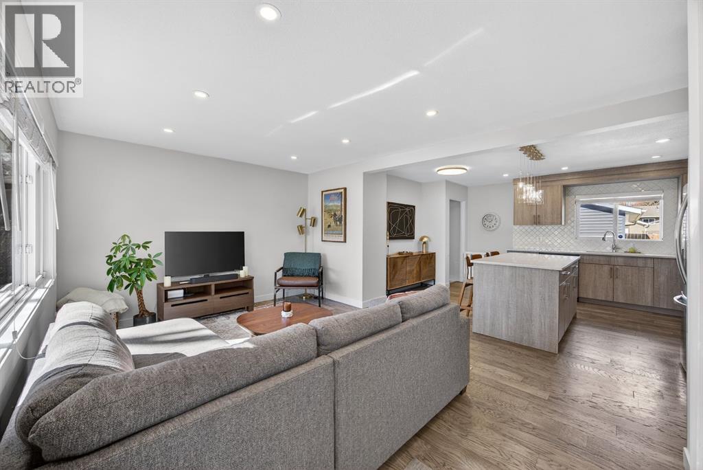 208 78 Avenue Se, Calgary, Alberta  T2H 1C4 - Photo 5 - A2296126