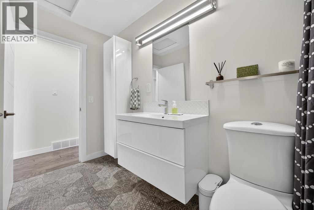 208 78 Avenue Se, Calgary, Alberta  T2H 1C4 - Photo 20 - A2296126
