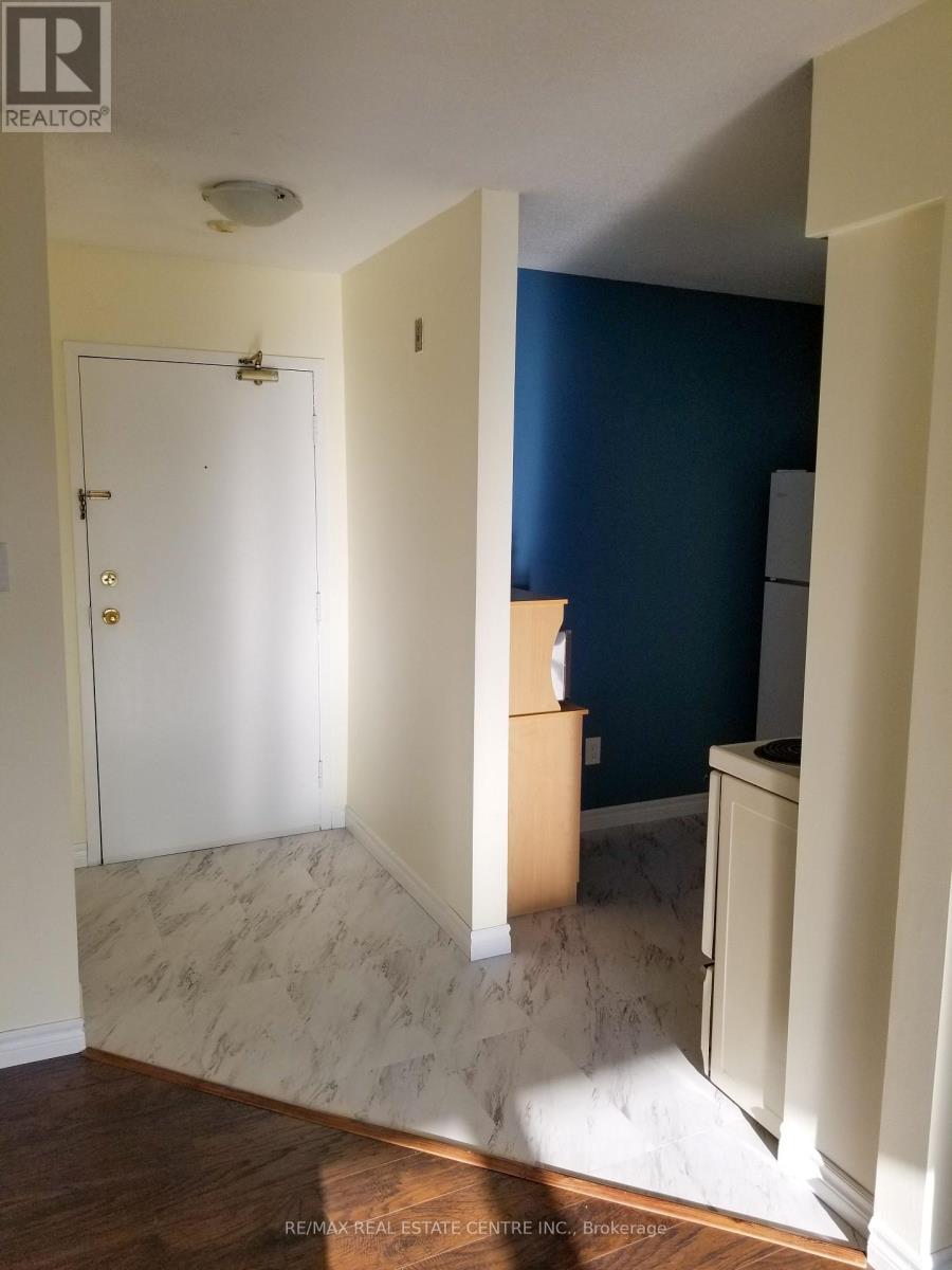 407 - 5 Jacksway Crescent, London North, Ontario  N5X 3T6 - Photo 6 - X12931046