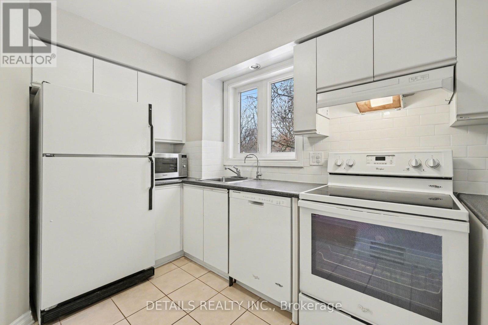 306 Briston Private, Ottawa, Ontario  K1G 5R1 - Photo 13 - X12931034