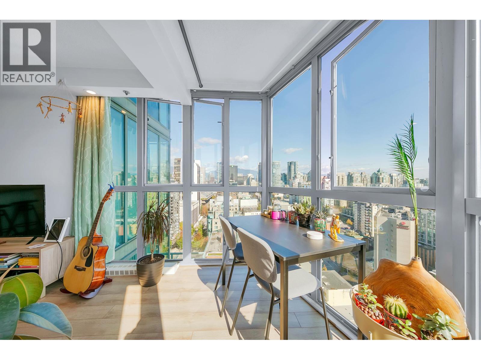 2404 1188 Howe Street, Vancouver, British Columbia  V6Z 2S8 - Photo 9 - R3104430