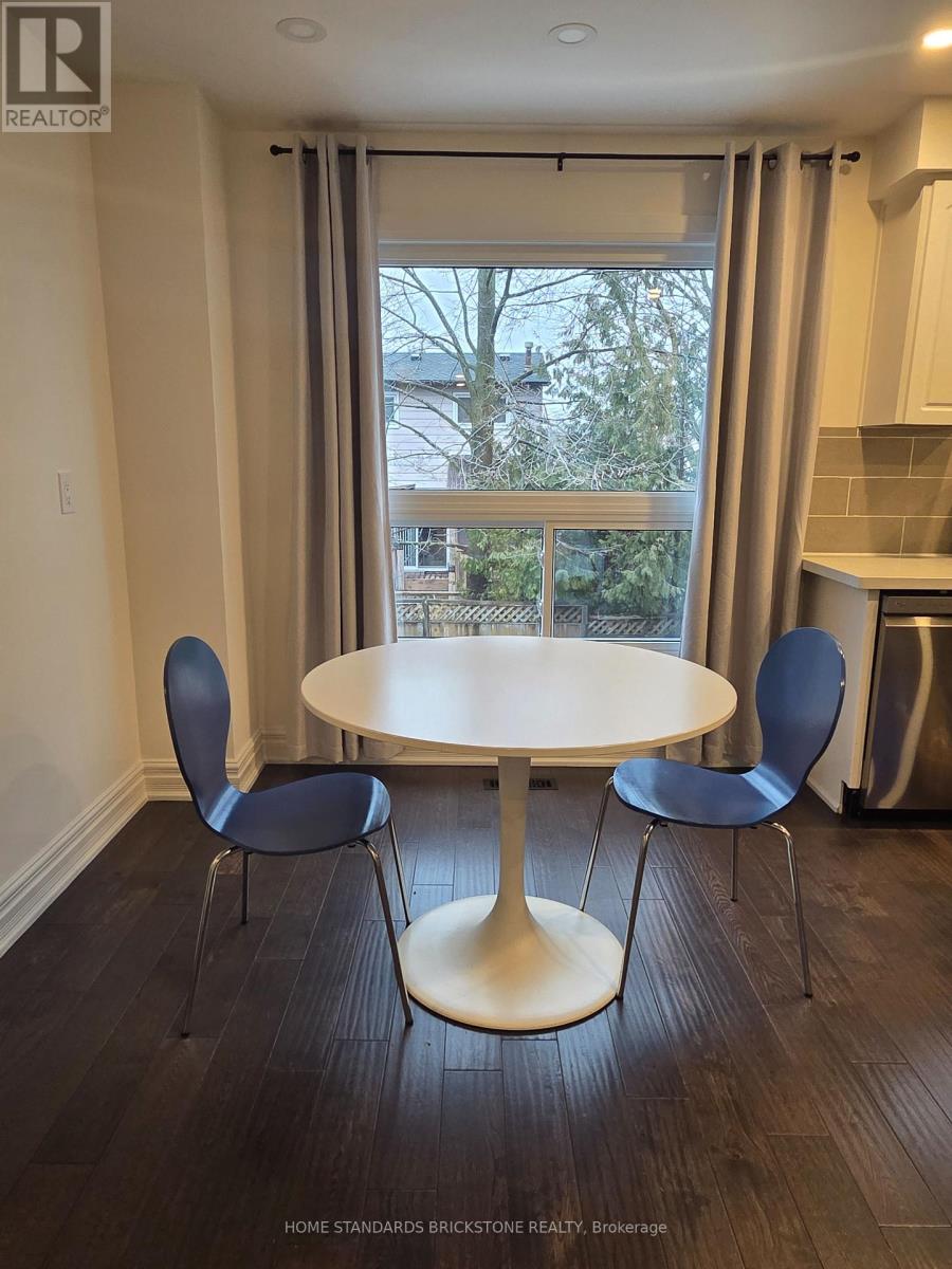 122 Lowe Boulevard, Newmarket, Ontario  L3Y 5T2 - Photo 7 - N12906510