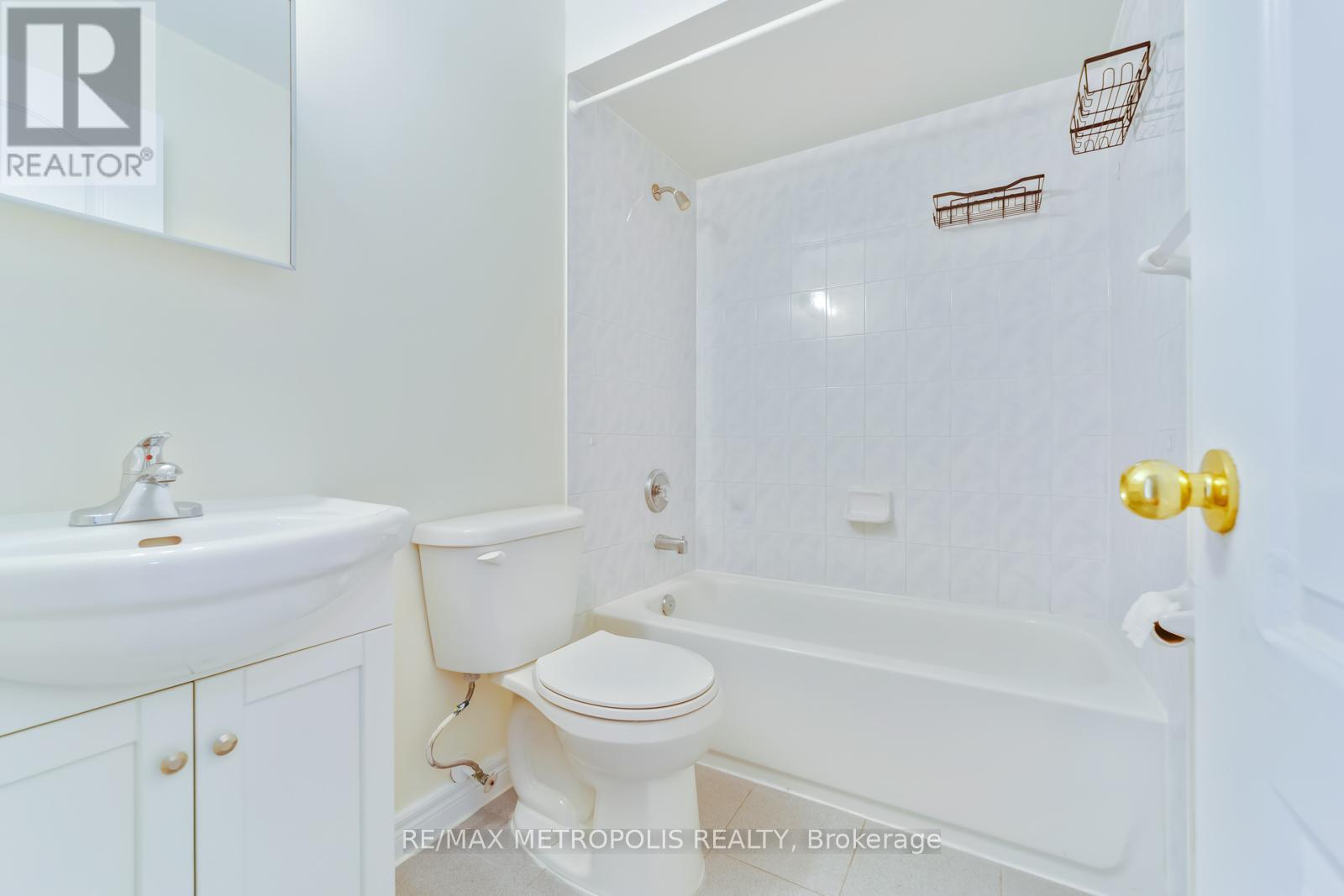 16b Gower Street, Toronto, Ontario  M4B 3P5 - Photo 11 - E12931002