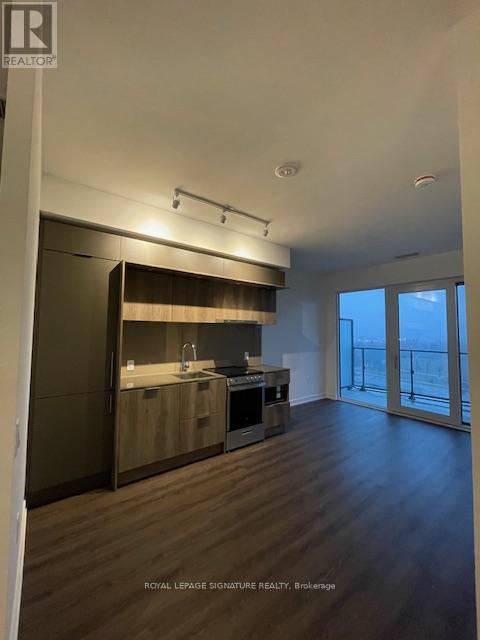 518 - 448 Burnhamthorpe Road W, Mississauga, Ontario  L5B 2C4 - Photo 6 - W12929408