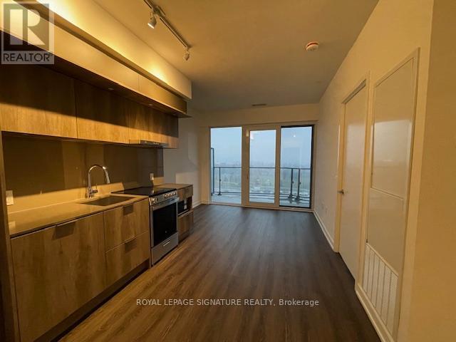 518 - 448 Burnhamthorpe Road W, Mississauga, Ontario  L5B 2C4 - Photo 7 - W12929408