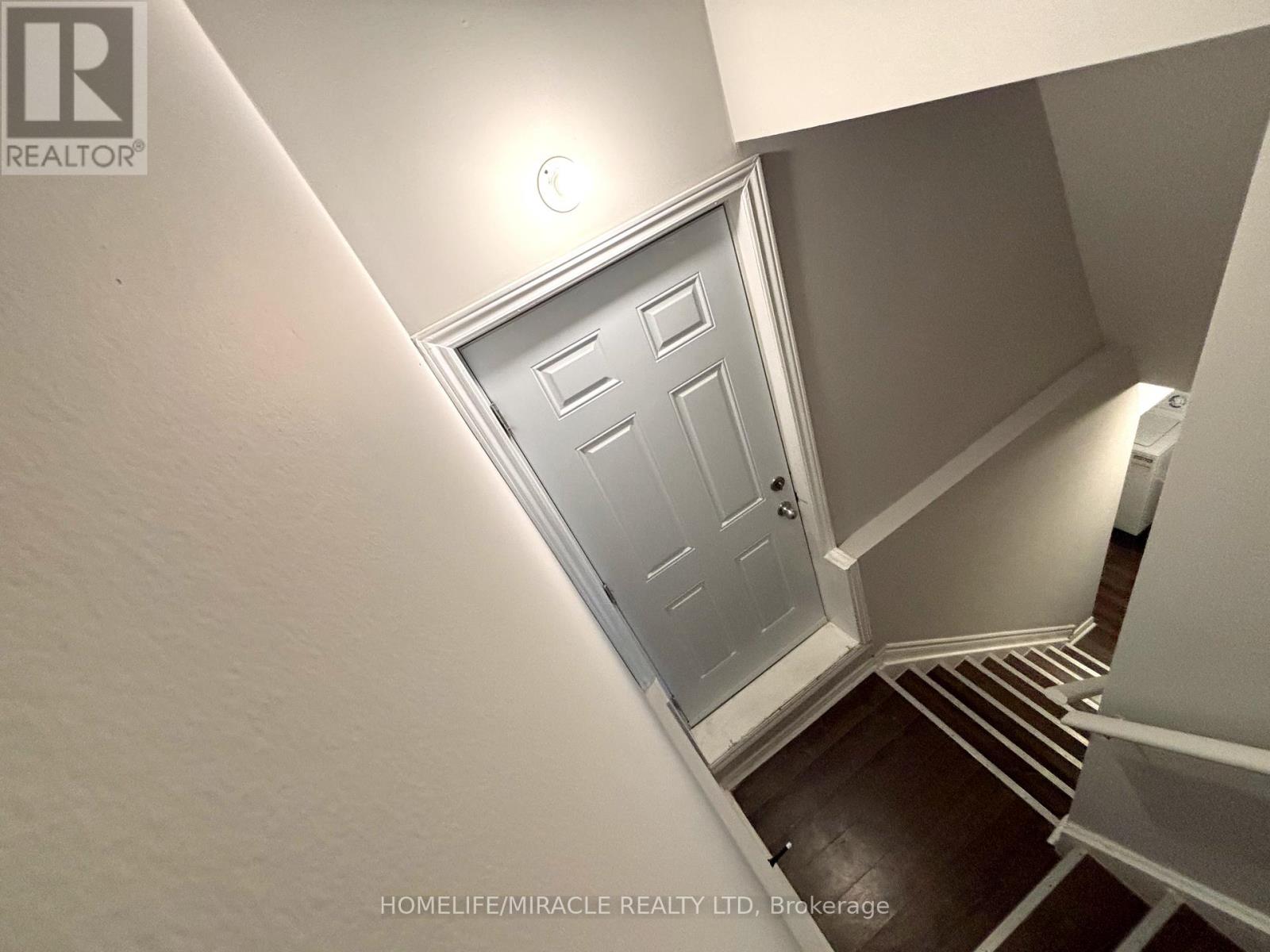 866 Francine Crescent, Mississauga, Ontario  L5V 0E2 - Photo 17 - W12926940