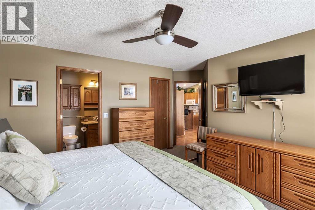 912 Riverside Drive NW, High River, Alberta  T1V 1S3 - Photo 12 - A2292358