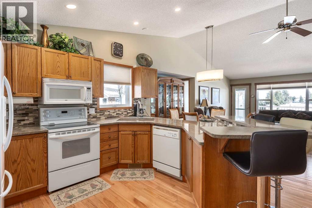 912 Riverside Drive NW, High River, Alberta  T1V 1S3 - Photo 3 - A2292358