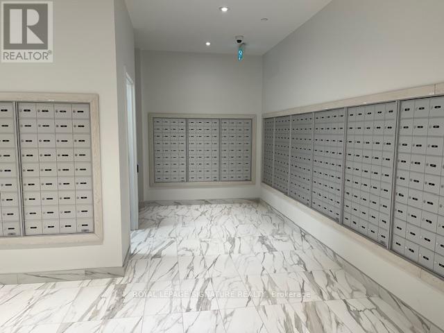 518 - 448 Burnhamthorpe Road W, Mississauga, Ontario  L5B 2C4 - Photo 17 - W12929408