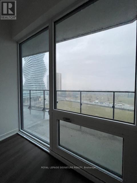 518 - 448 Burnhamthorpe Road W, Mississauga, Ontario  L5B 2C4 - Photo 14 - W12929408