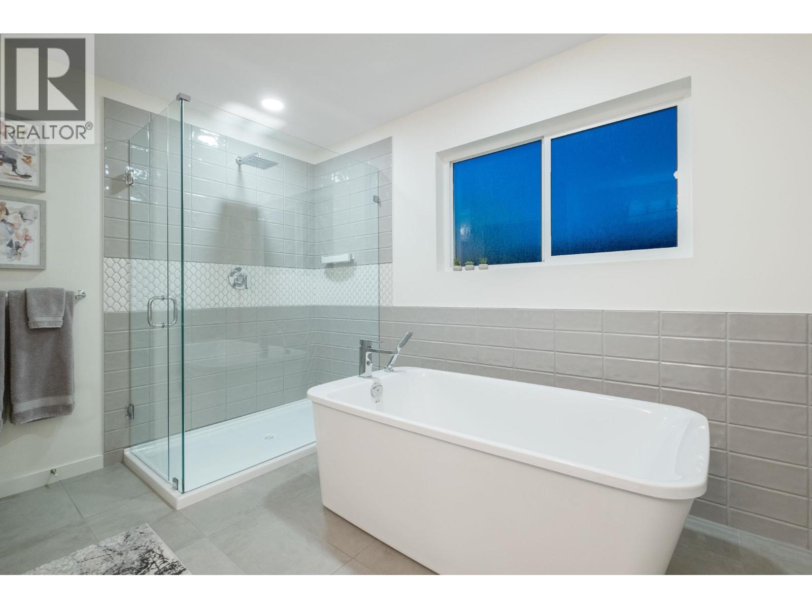 24095 Fern Crescent, Maple Ridge, British Columbia  V4R 2S1 - Photo 19 - R3104421