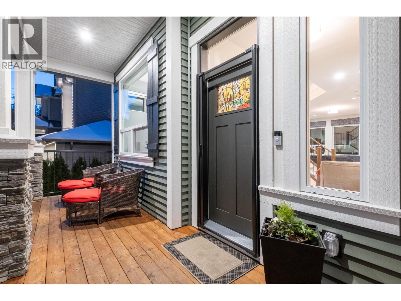 24095 Fern Crescent, Maple Ridge, British Columbia  V4R 2S1 - Photo 3 - R3104421