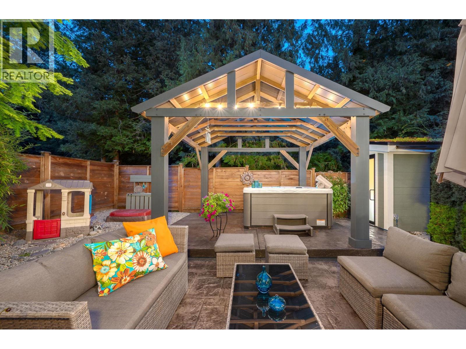 24095 Fern Crescent, Maple Ridge, British Columbia  V4R 2S1 - Photo 37 - R3104421