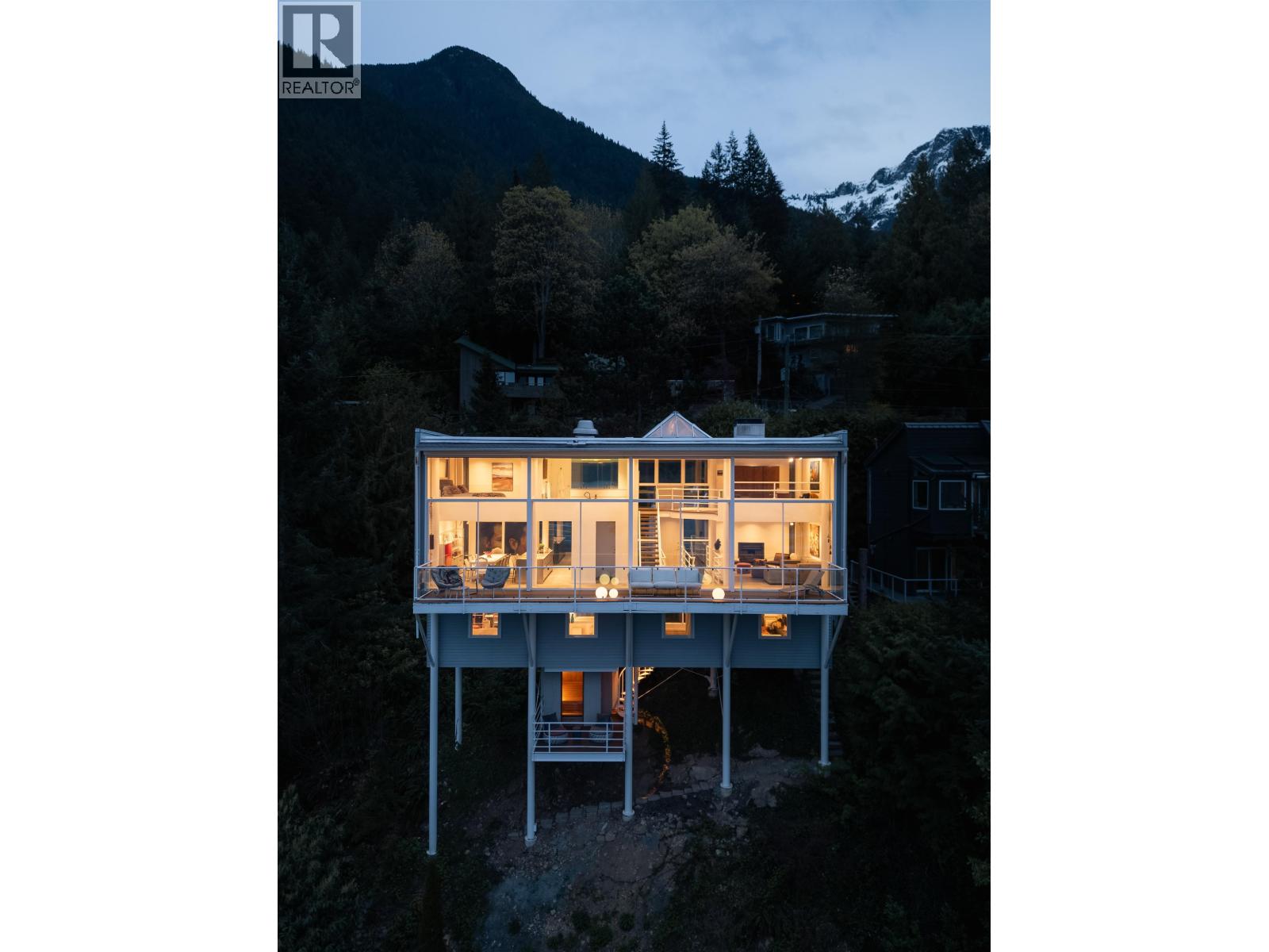 90 Isleview Place, West Vancouver, British Columbia V0N 2E0 - Photo 2 - R3104423