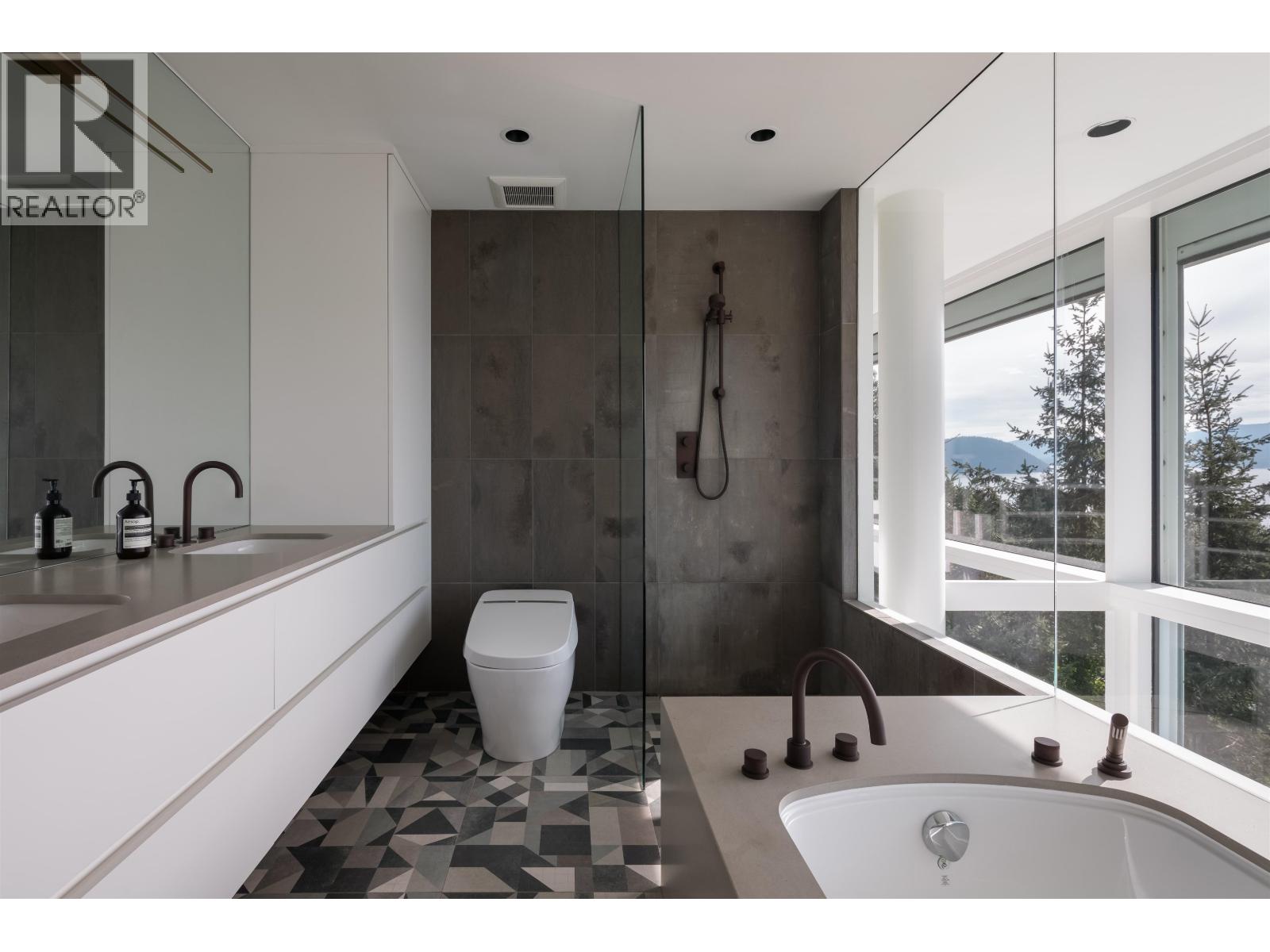 90 Isleview Place, West Vancouver, British Columbia V0N 2E0 - Photo 25 - R3104423