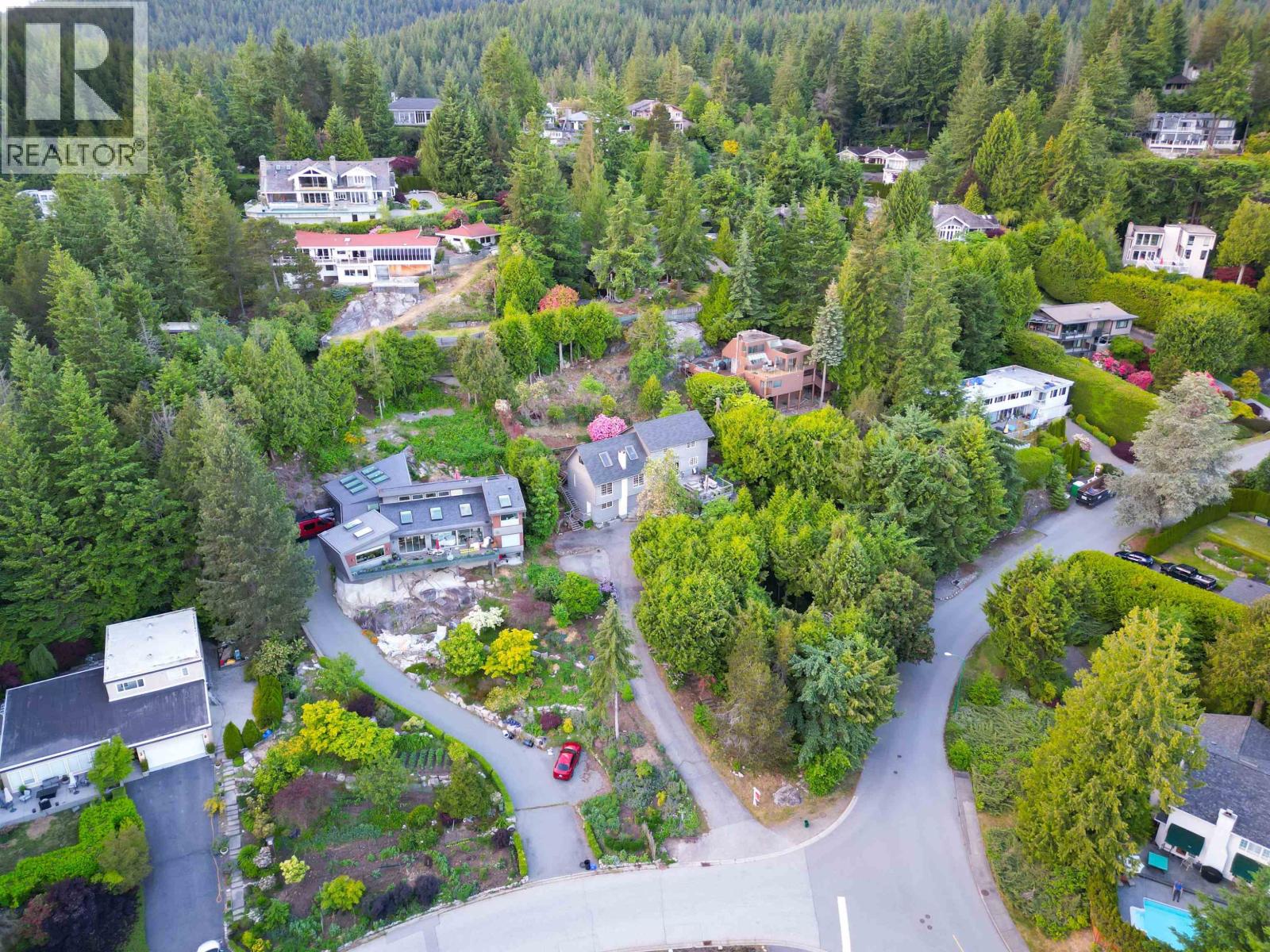 4605 Woodgreen Drive, West Vancouver, British Columbia V7S 2V3 - Photo 1 - R3104424