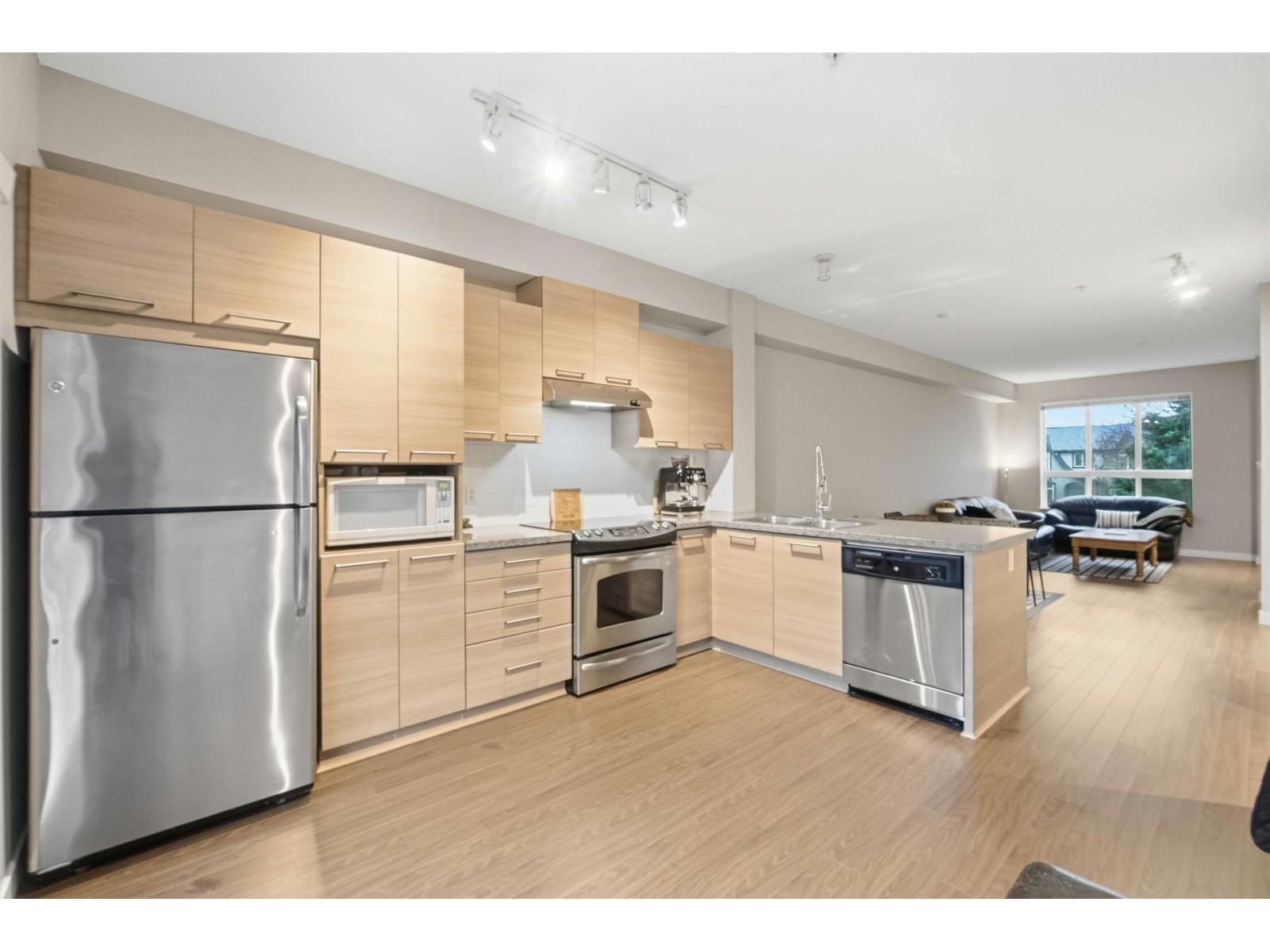 32 7938 209 Street, Langley, British Columbia  V2Y 0K1 - Photo 3 - R3104455