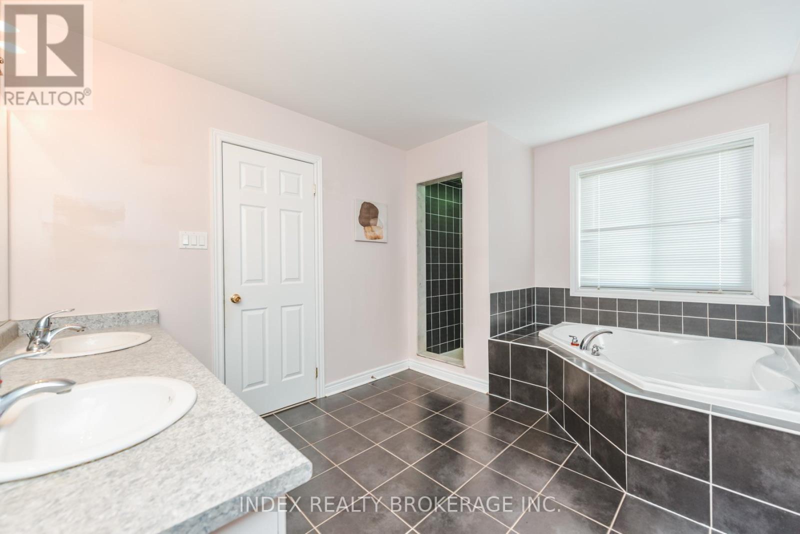 428 Father Tobin Road, Brampton, Ontario  L6R 0S2 - Photo 35 - W12931024