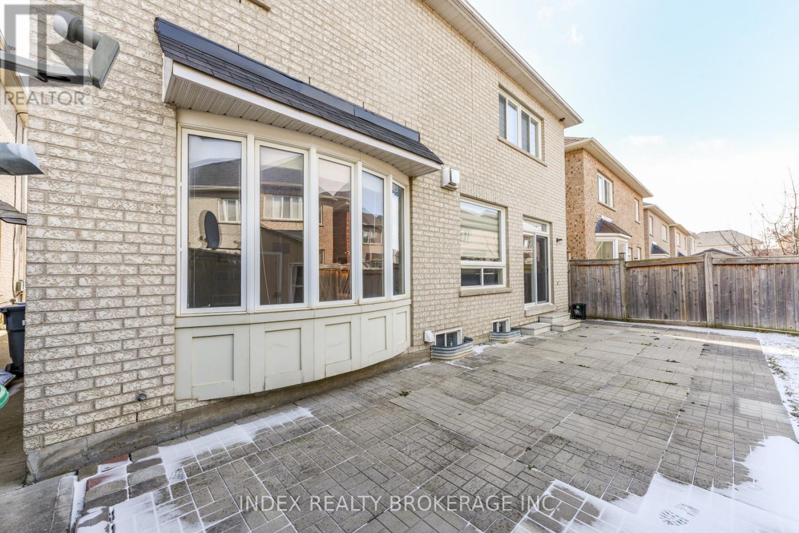 428 Father Tobin Road, Brampton, Ontario  L6R 0S2 - Photo 6 - W12931024