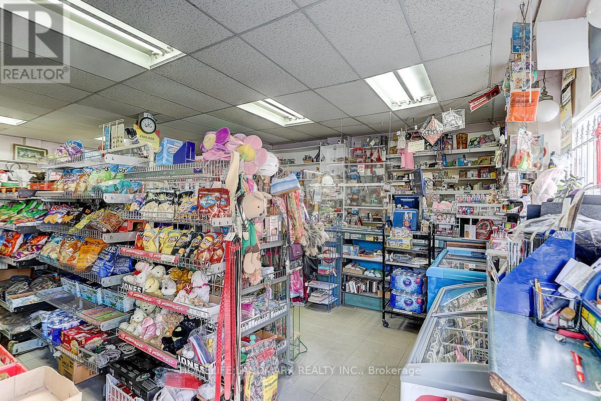 1281 Davenport Road, Toronto, Ontario M6H 2H3 - Photo 5 - W12931038