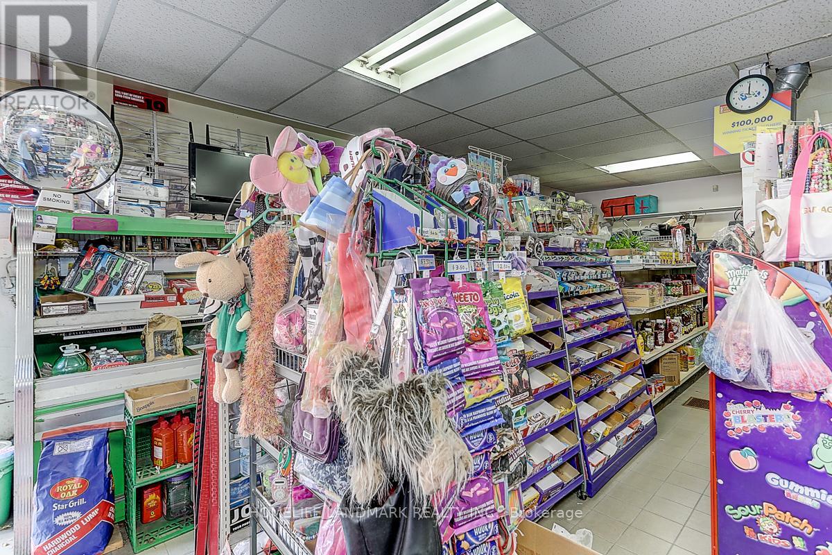 1281 Davenport Road, Toronto, Ontario M6H 2H3 - Photo 6 - W12931038